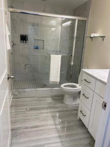 Hotel room bathroom in Jesup GA-Th Broad Street Inn Room Bathroom